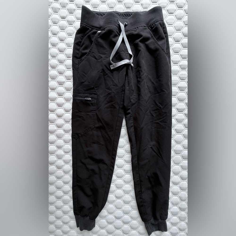 Figs women’s Black Jogger scrub Pants